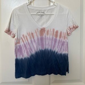 super cute tie-dye v-neck!